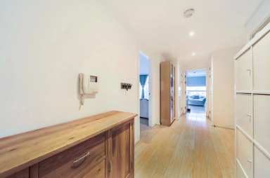 Prestons Road, Blackwall - E14 view 8