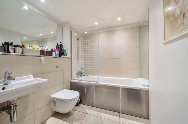2 bedrooms apartments/flats for sale in Prestons Road, Blackwall - E14 view 5