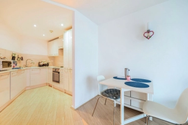 Prestons Road, Blackwall - E14 view 17