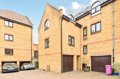 Waveney Close, Wapping, E1W