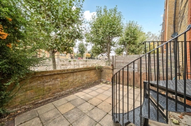 Waveney Close, Wapping - E1W view 23