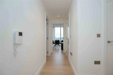 Harbour Way, South Quay - E14 view 11