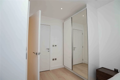 Harbour Way, South Quay - E14 view 12