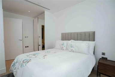 Harbour Way, South Quay - E14 view 6