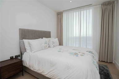 Harbour Way, South Quay - E14 view 7