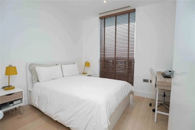 Harbour Way, South Quay - E14 view 9