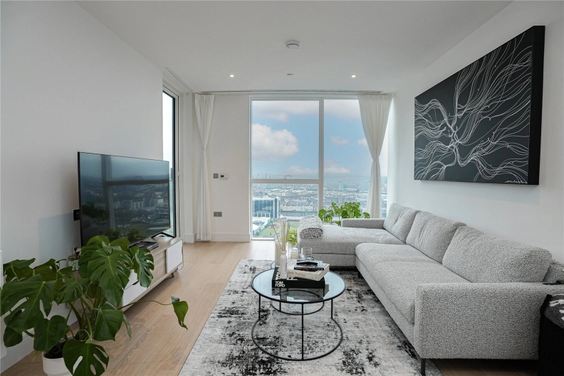 2 bedrooms apartments/flats for sale in Harbour Way, South Quay - E14 view 2
