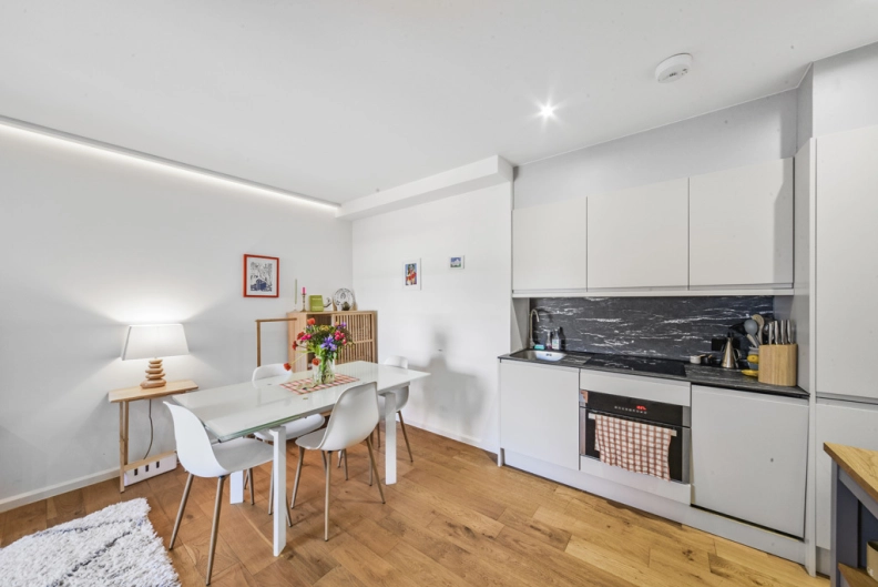 1 bedroom apartments/flats to sale in Hackney Road, Hoxton-image 4