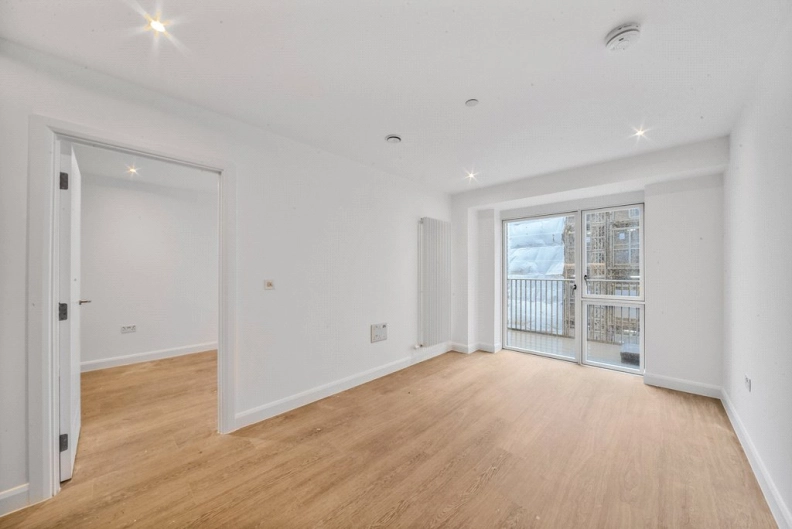 1 bedroom apartments/flats to sale in Western Gateway, Custom House-image 4