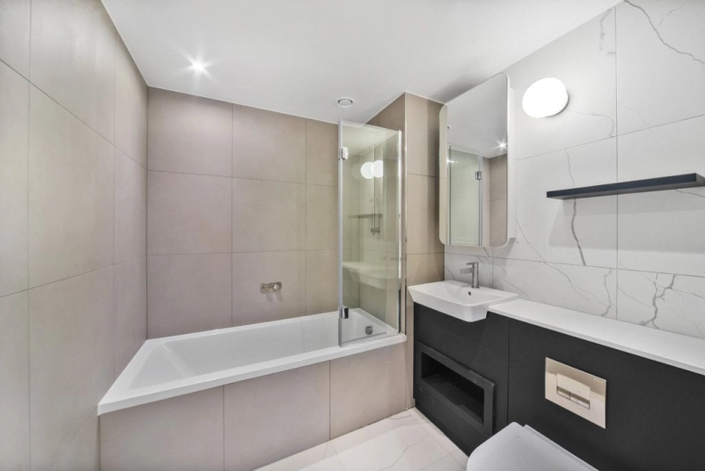 1 bedroom apartments/flats to sale in Western Gateway, Custom House-image 7