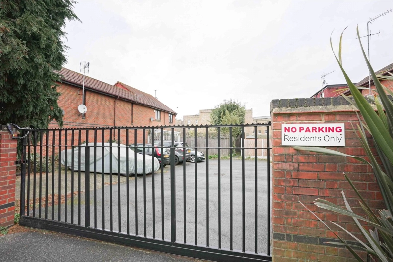 Studio apartments/flats for sale in Coopers Close, Stepney Green - E1 view 12