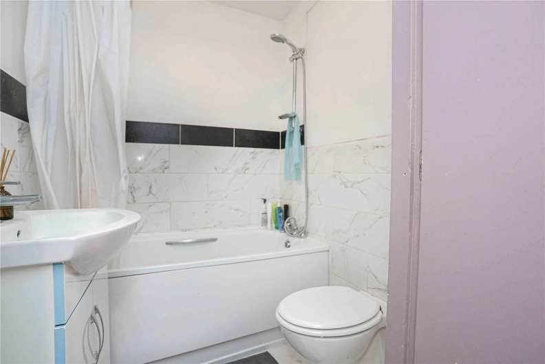 Studio apartments/flats for sale in Coopers Close, Stepney Green - E1 view 7