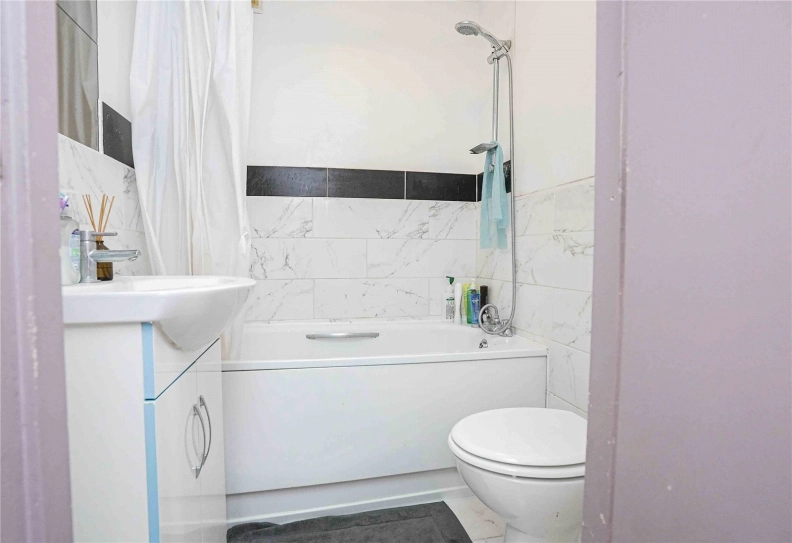 Studio apartments/flats for sale in Coopers Close, Stepney Green - E1 view 9