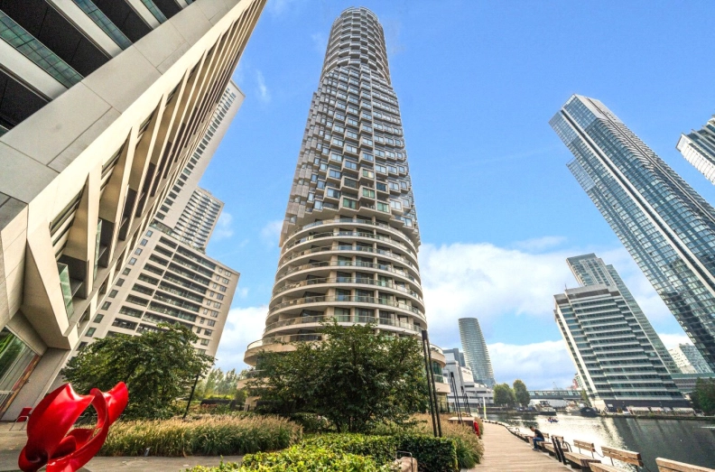 2 bedrooms apartments/flats to sale in Park Drive, Canary Wharf-image 1