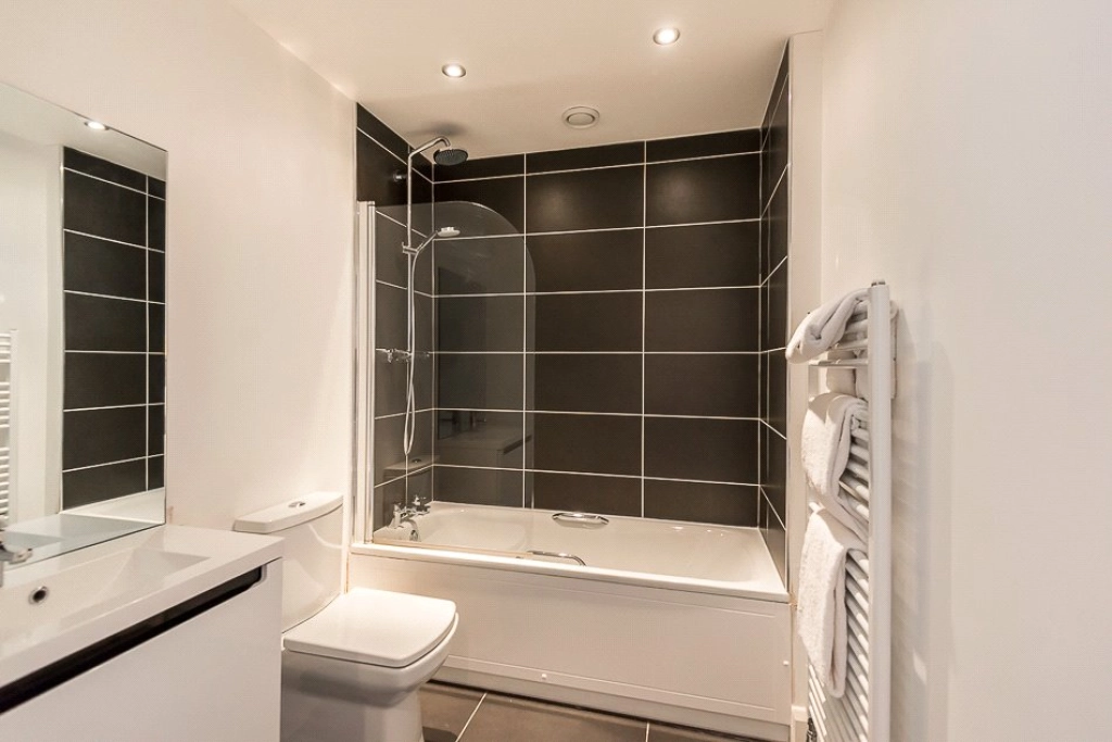 1 bedroom apartments/flats for sale in Scarborough Street, London - E1 view 4
