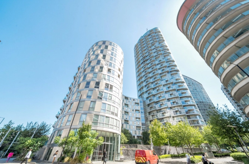 2 bedrooms apartments/flats to sale in Dominion Walk, Blackwall-image 1