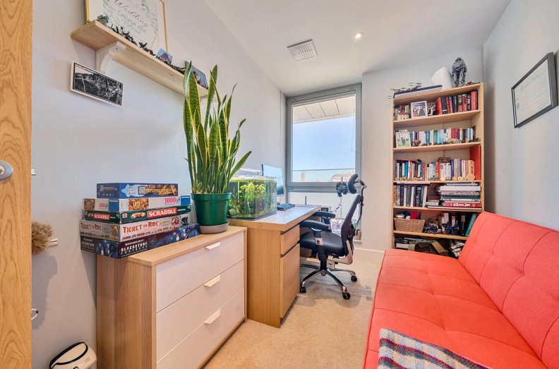 2 bedrooms apartments/flats to sale in Dominion Walk, Blackwall-image 4