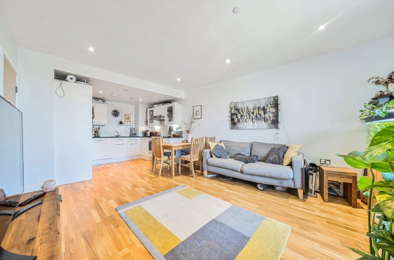 2 bedrooms apartments/flats to sale in Dominion Walk, Blackwall-image 11