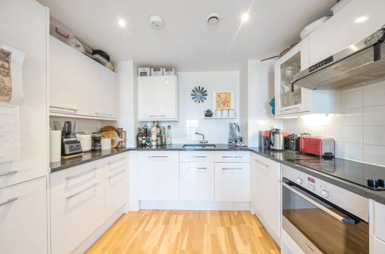 2 bedrooms apartments/flats to sale in Dominion Walk, Blackwall-image 5