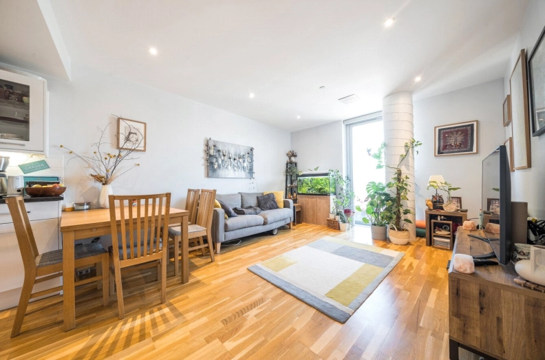 2 bedrooms apartments/flats to sale in Dominion Walk, Blackwall-image 16