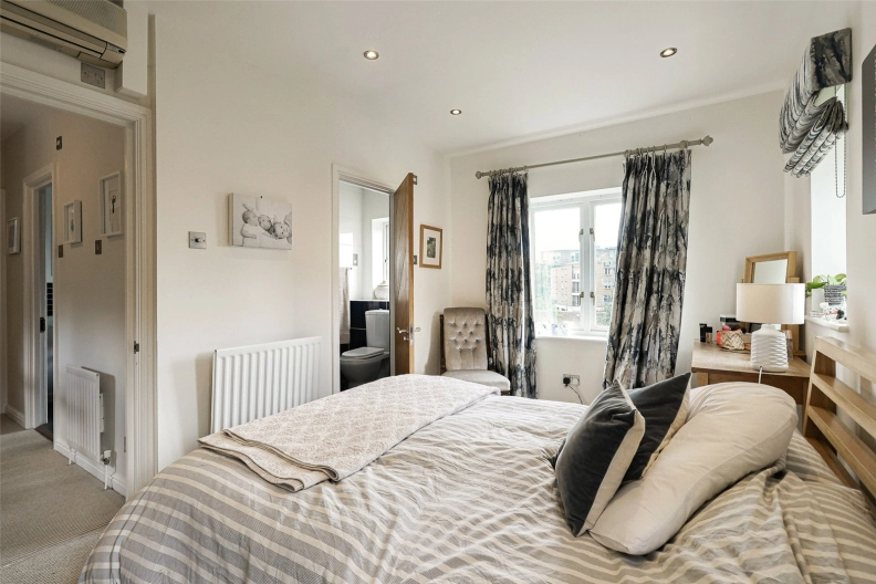 4 bedrooms houses to sale in Thomas More Street, Wapping-image 21