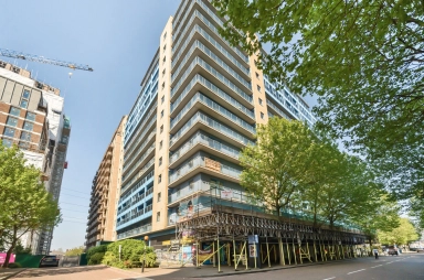 Western Gateway, Plaistow E16 image 1