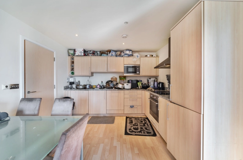 2 bedrooms apartments/flats to sale in Western Gateway, Plaistow-image 4