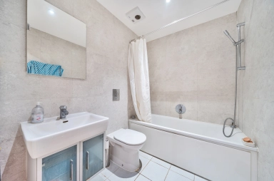Western Gateway, Plaistow E16 image 7