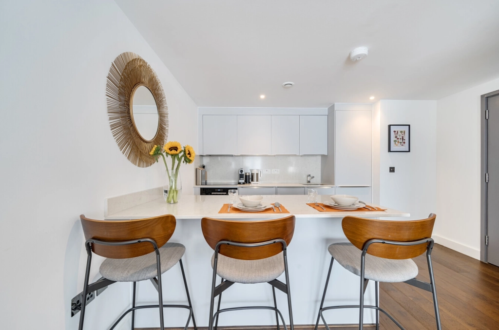 2 bedrooms apartments/flats for sale in East Smithfield, Tower Hill - E1W view 11