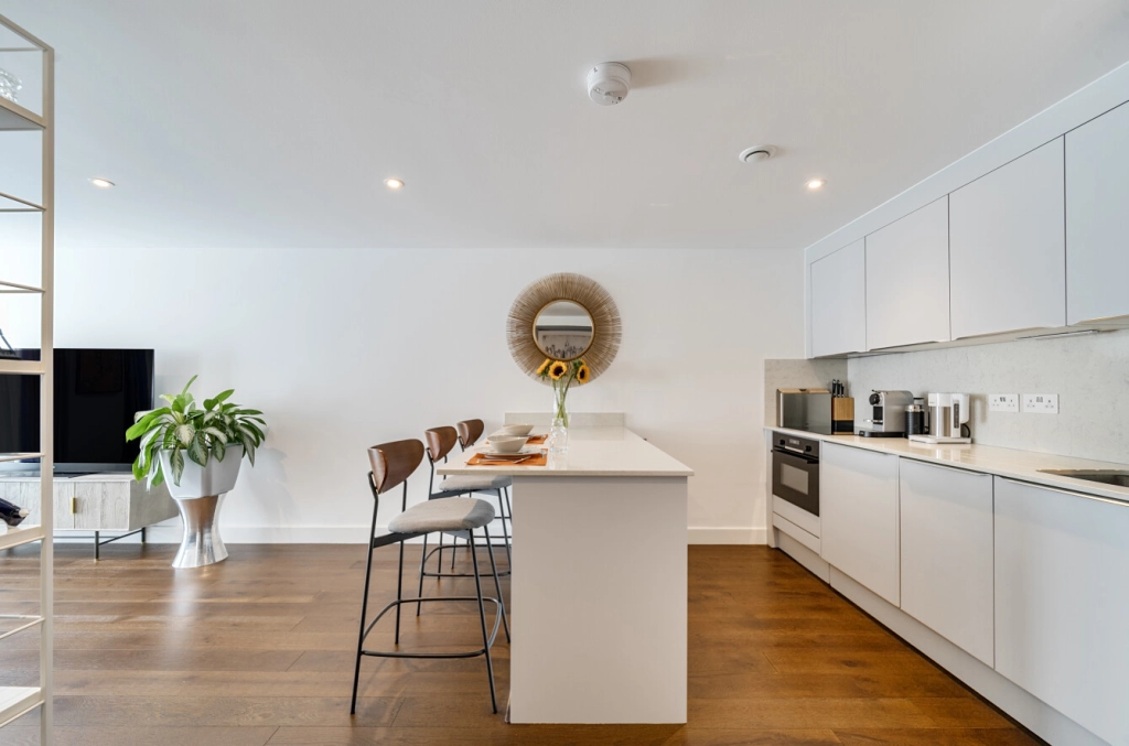 2 bedrooms apartments/flats for sale in East Smithfield, Tower Hill - E1W view 13
