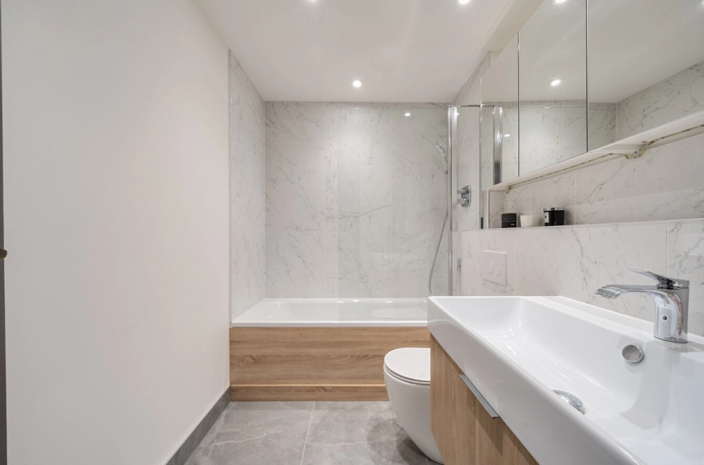 2 bedrooms apartments/flats for sale in East Smithfield, Tower Hill - E1W view 9