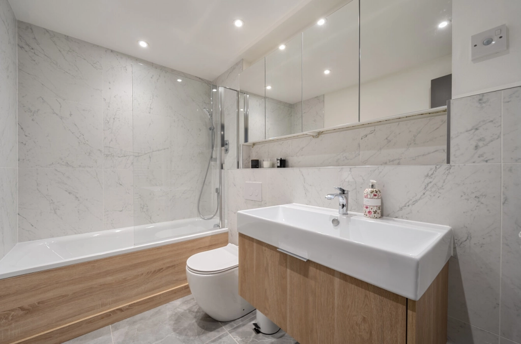 2 bedrooms apartments/flats for sale in East Smithfield, Tower Hill - E1W view 19