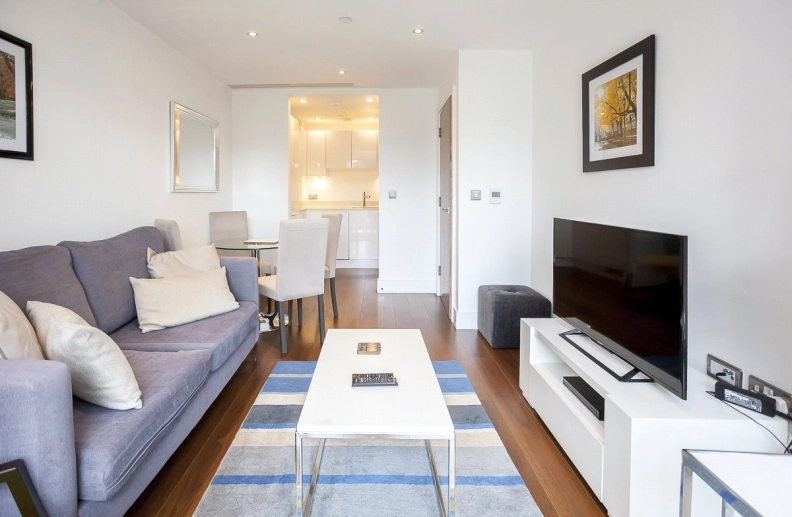 1 bedroom apartments/flats to sale in Lincoln Plaza, South Quay-image 10