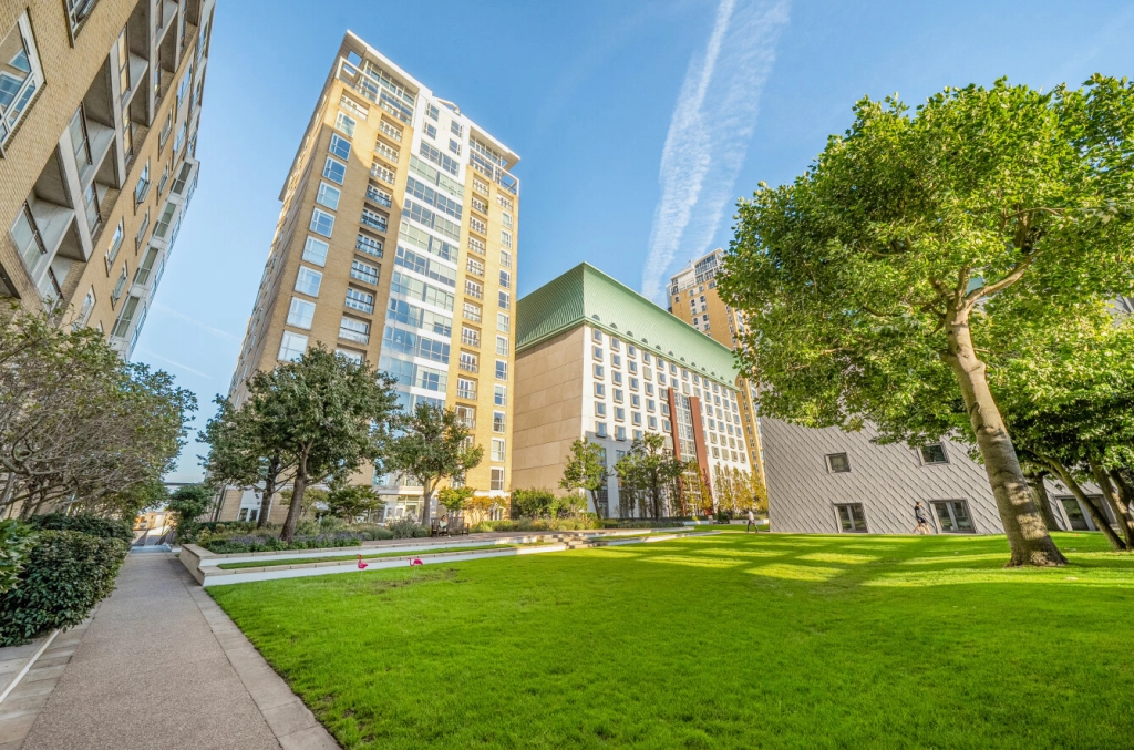 2 bedrooms apartments/flats for sale in Westferry Circus, Westferry - E14 view 1