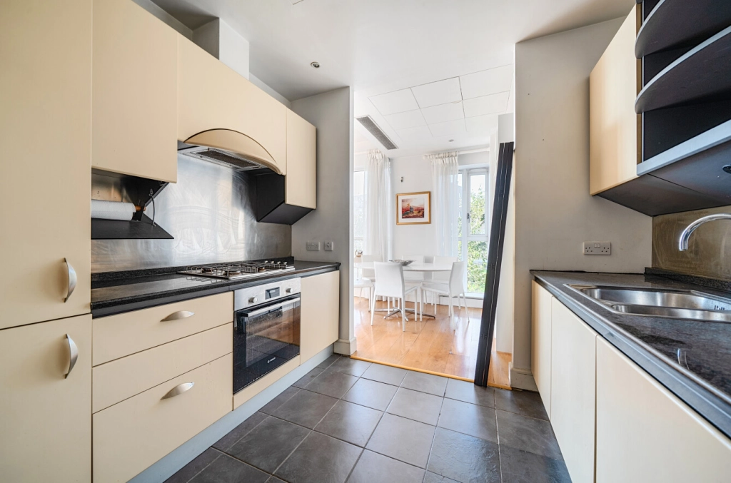 2 bedrooms apartments/flats for sale in Westferry Circus, Westferry - E14 view 4