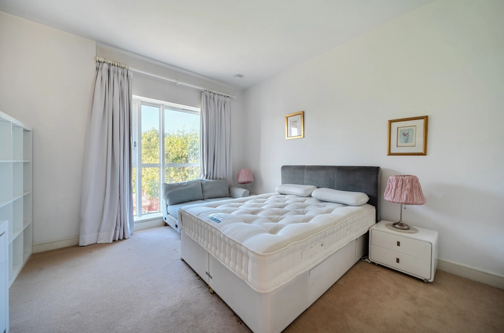 2 bedrooms apartments/flats for sale in Westferry Circus, Westferry - E14 view 5