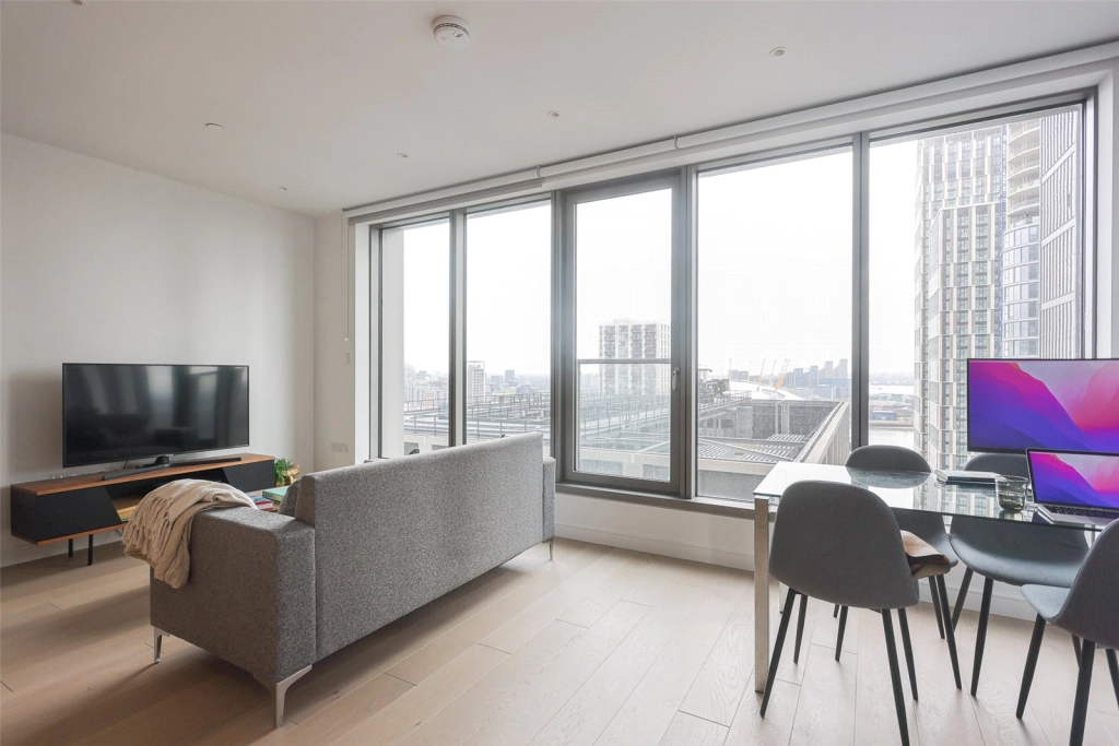 1 bedroom apartments/flats for sale in George Street, London - E14 view 3