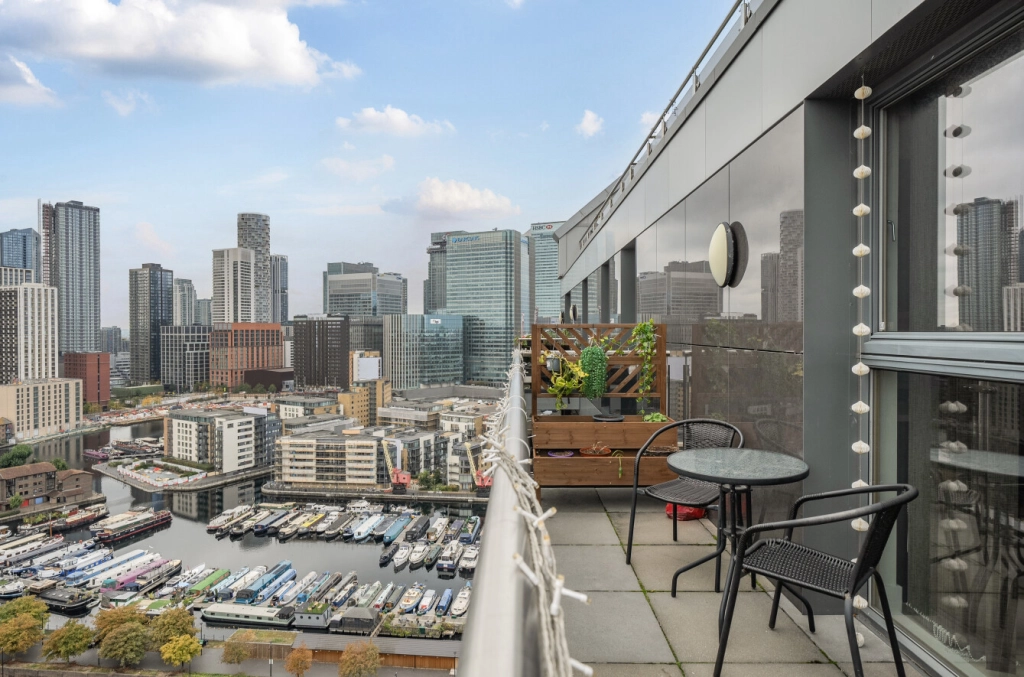 2 bedrooms apartments/flats for sale in Province Square, Blackwall - E14 view 2