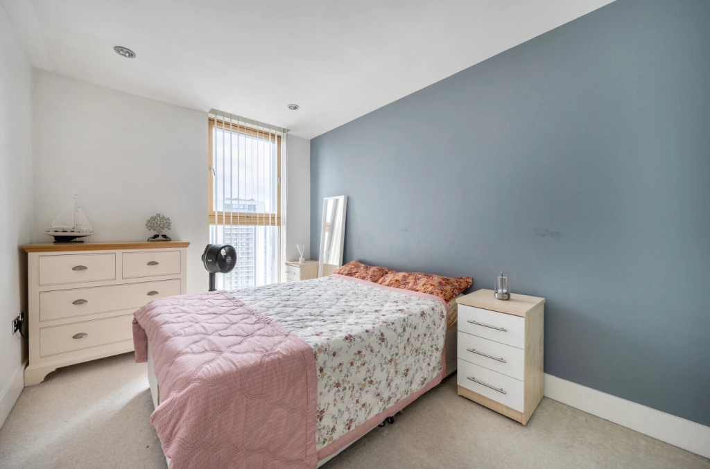 2 bedrooms apartments/flats for sale in Province Square, Blackwall - E14 view 5