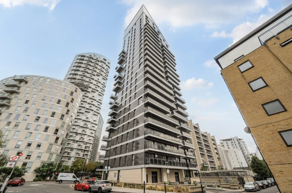 2 bedrooms apartments/flats for sale in Province Square, Blackwall - E14 view 1