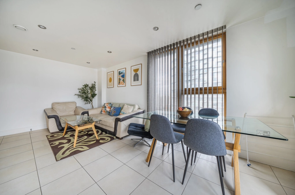 2 bedrooms apartments/flats for sale in Province Square, Blackwall - E14 view 9