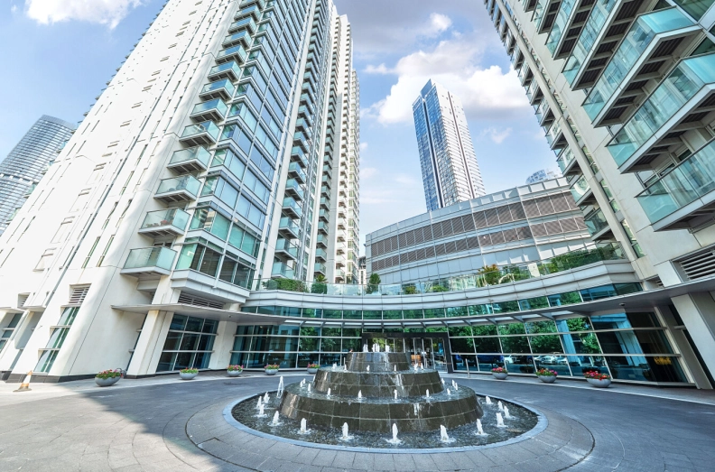 1 bedroom apartments/flats for sale in Pan Peninsula Square, South Quay - E14 view 9