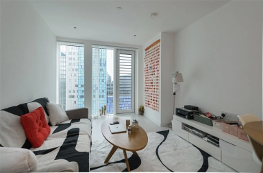 Cendal Crescent, Whitechapel - E1 view 2