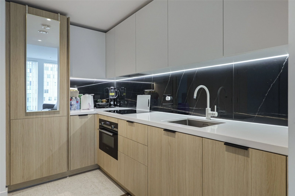 Studio apartments/flats for sale in Cendal Crescent, Whitechapel - E1 view 4