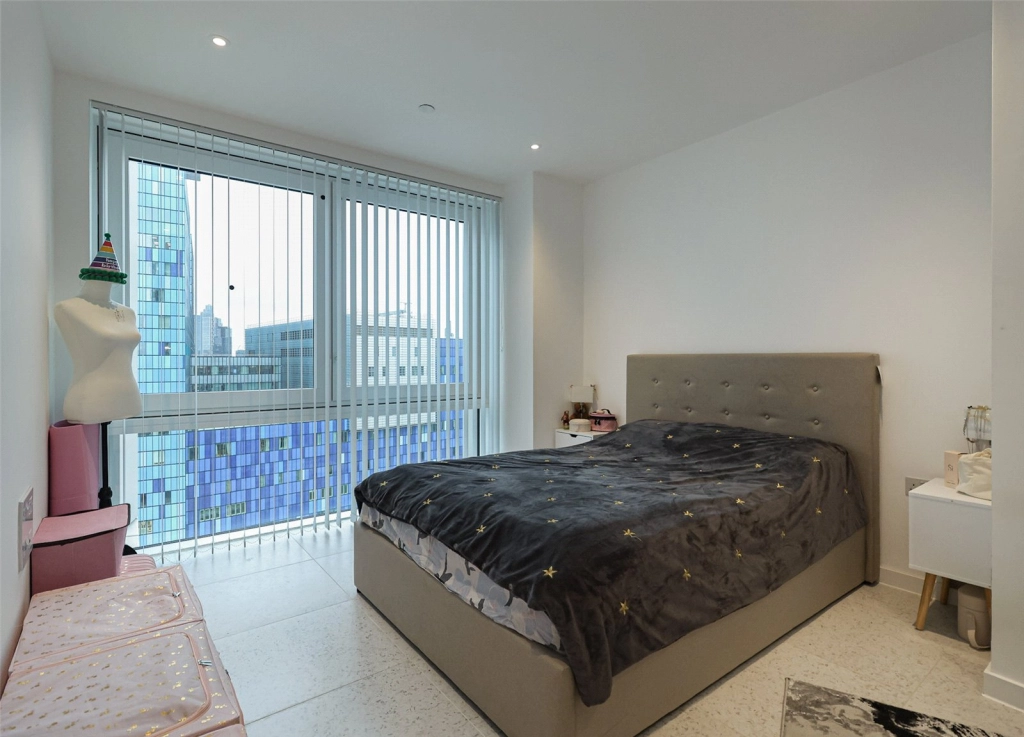 Studio apartments/flats for sale in Cendal Crescent, Whitechapel - E1 view 14