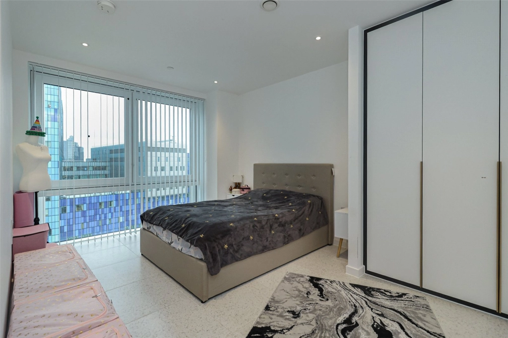 Studio apartments/flats for sale in Cendal Crescent, Whitechapel - E1 view 5