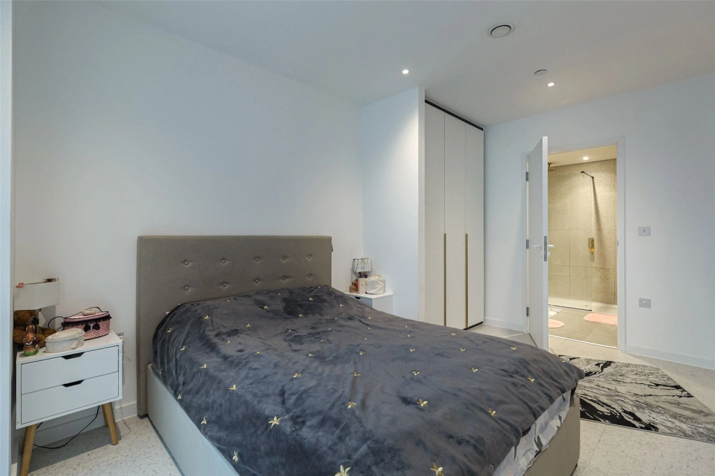 Studio apartments/flats for sale in Cendal Crescent, Whitechapel - E1 view 15