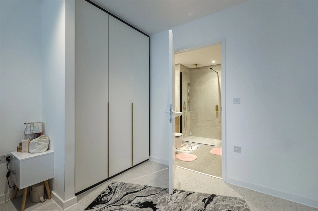 Studio apartments/flats for sale in Cendal Crescent, Whitechapel - E1 view 6