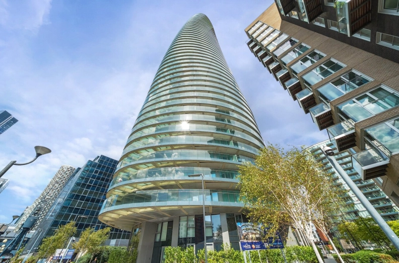 Studio apartments/flats to sale in Crossharbour Plaza, South Quay-image 1