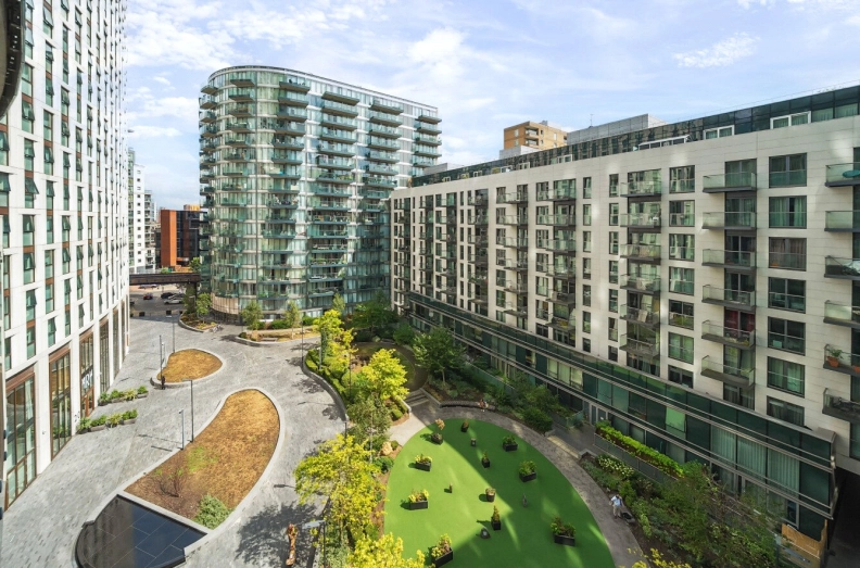Studio apartments/flats for sale in Crossharbour Plaza, South Quay - E14 view 16